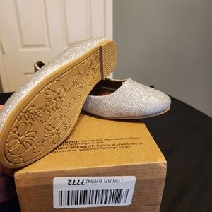 Girls size 3y silver dress shoes